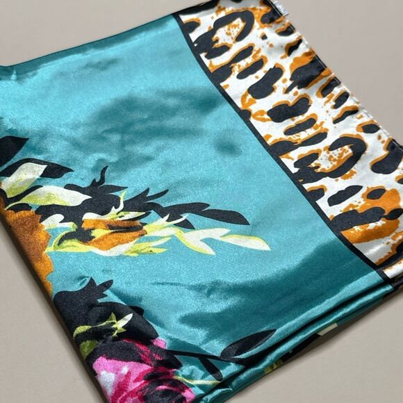 Leopard Print Scarf with Floral Accents G22 - Picture 3 of 4